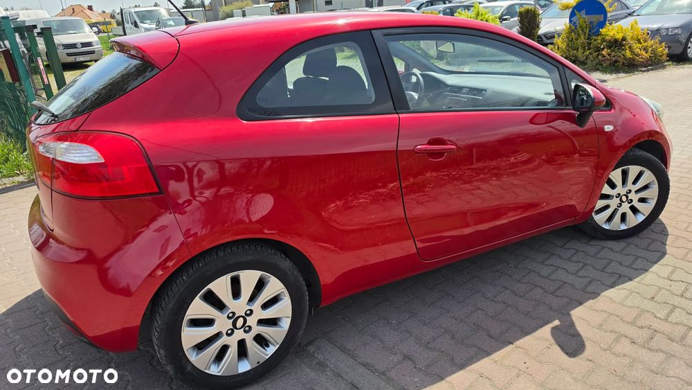 Kia Rio 1.2 Dream Team Edition - 15