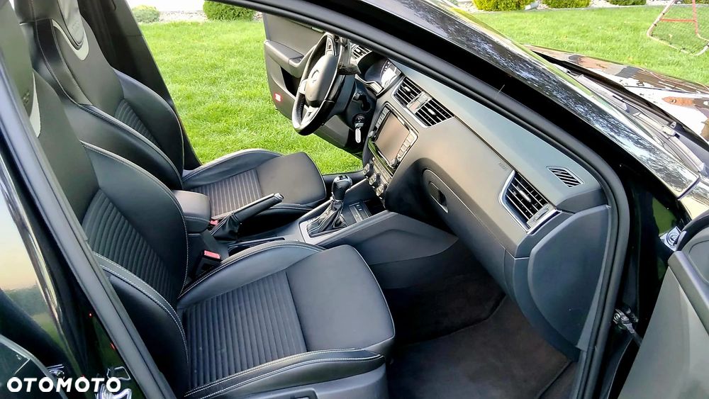 Skoda Octavia 2.0 TDI 4x4 DSG RS - 21