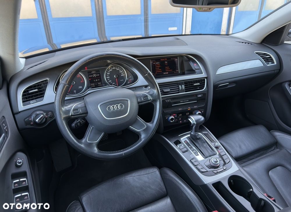 Audi A4 Avant 2.0 TDI DPF clean diesel multitronic S line Sportpaket - 30