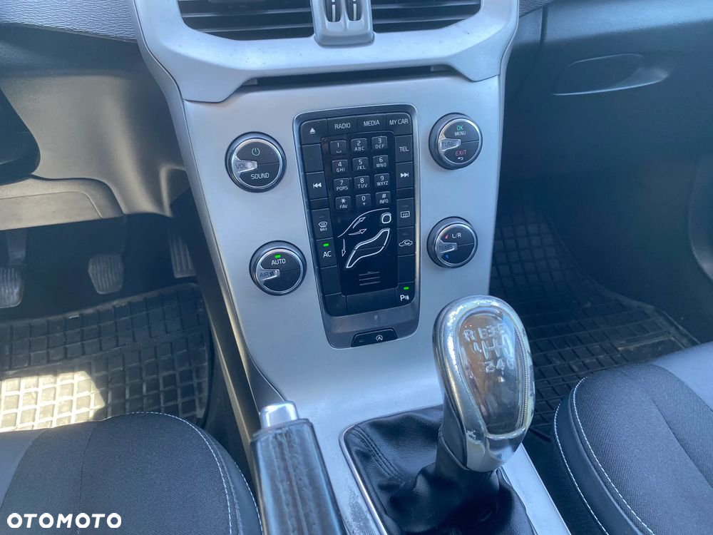 Volvo V40 D2 Momentum - 7