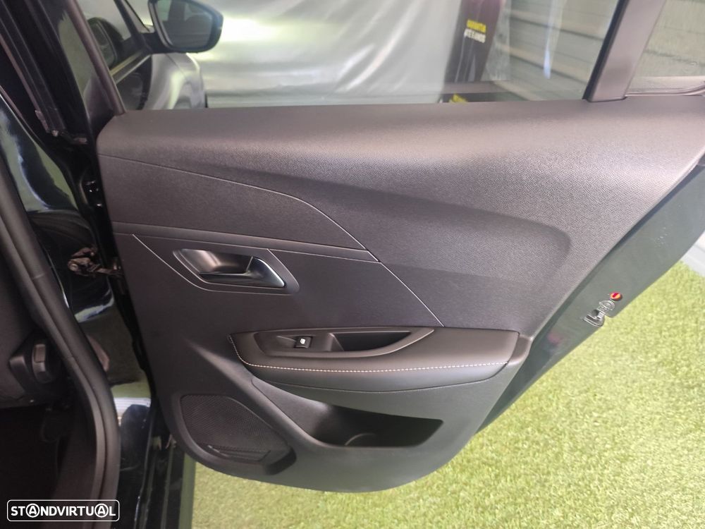 Peugeot 208 - 31