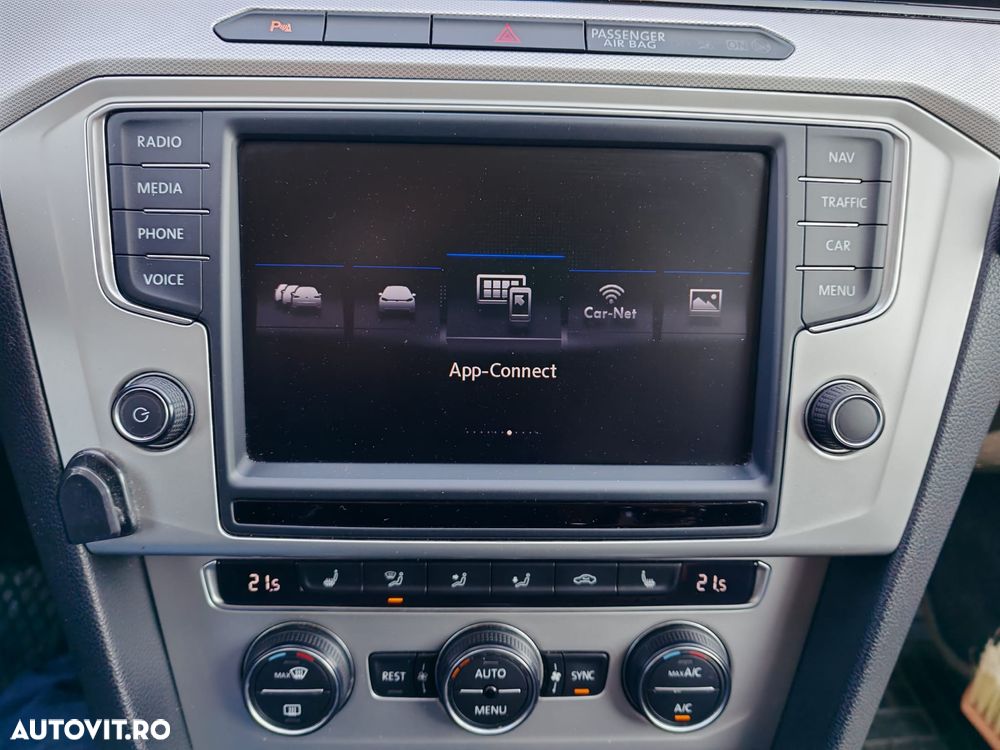 Volkswagen Passat - 4