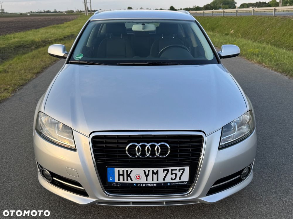 Audi A3 Sportback 1.6 Ambiente - 13