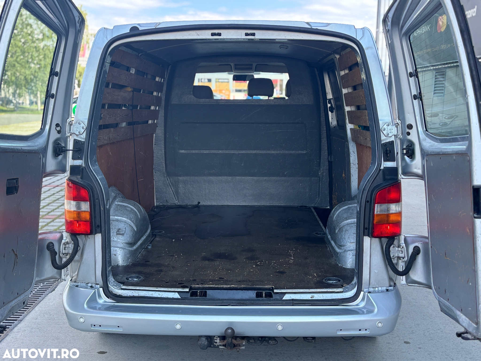 Volkswagen Transporter - 9