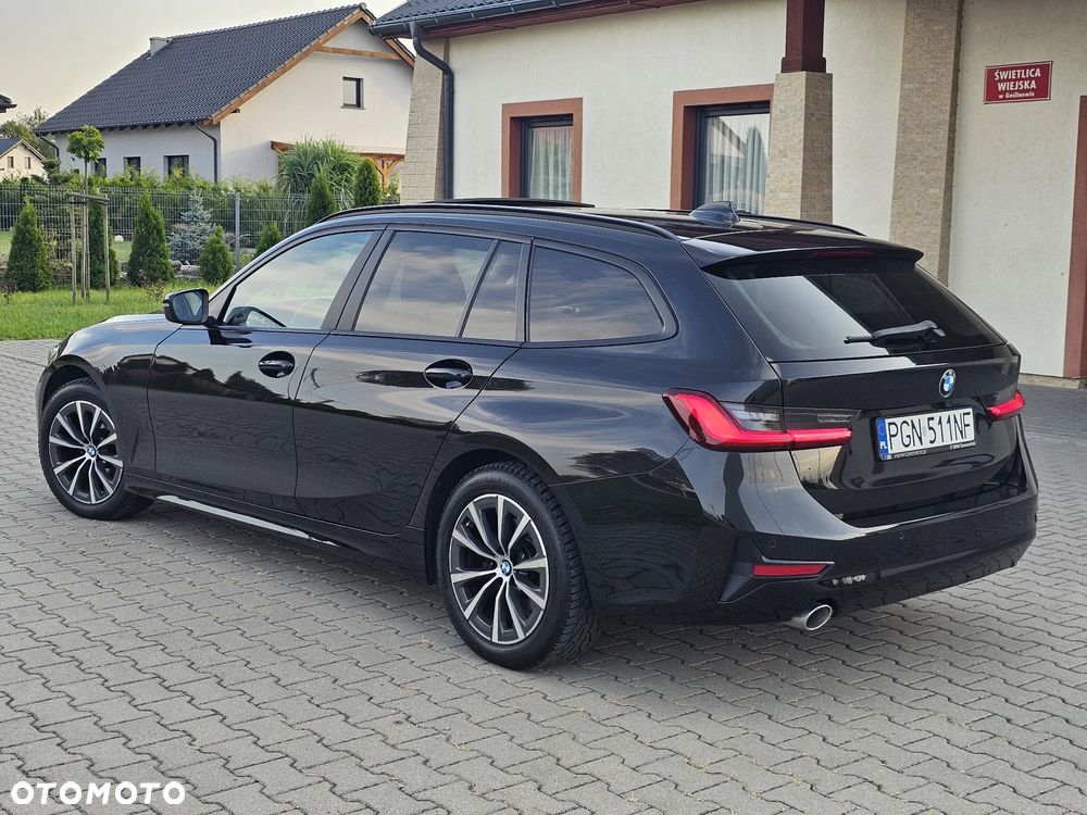 BMW Seria 3 318d Sport Line - 12