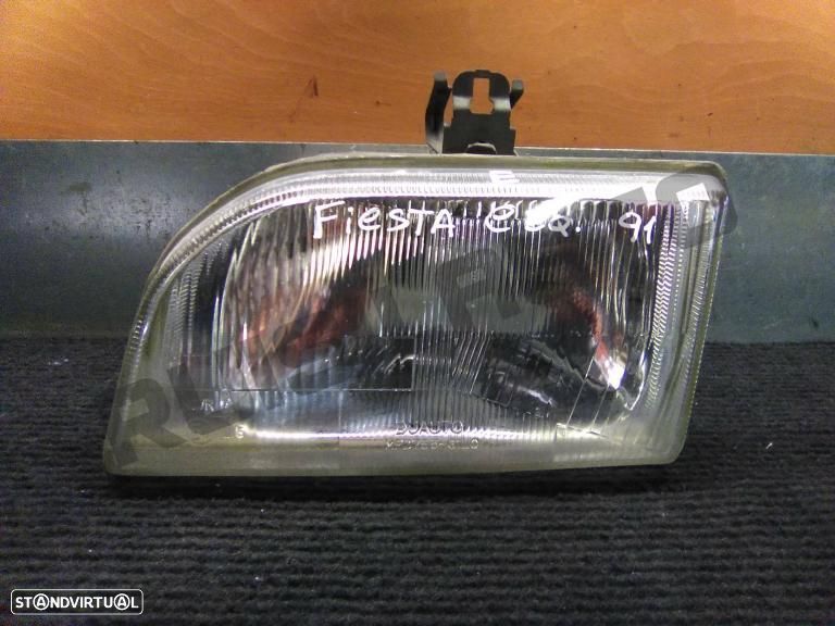 Ótica / Farol Esquerdo  Ford Fiesta Iii [1989_1996] 1.1 - 1