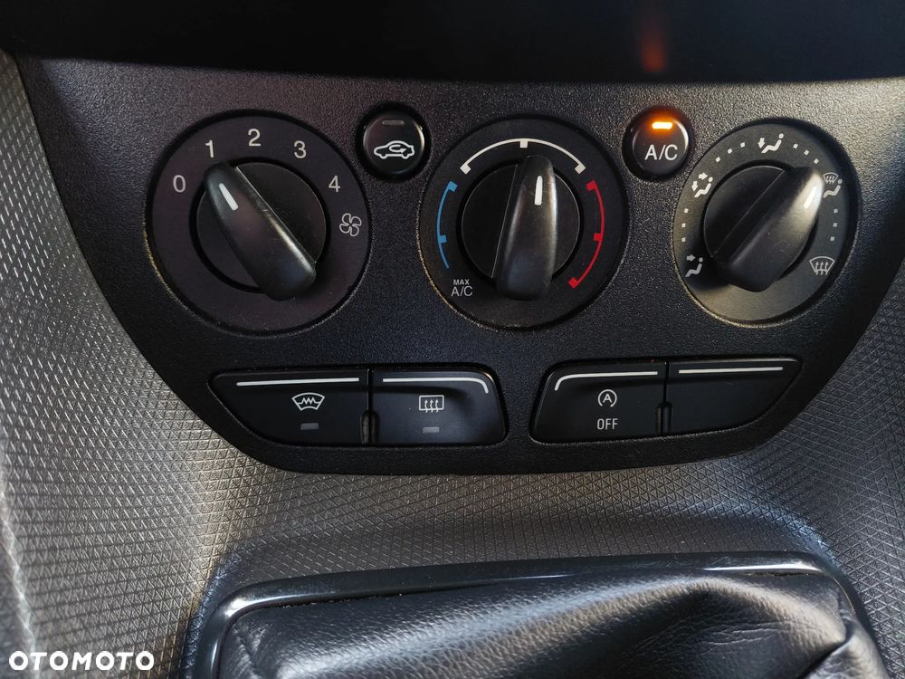 Ford Transit Connect - 21