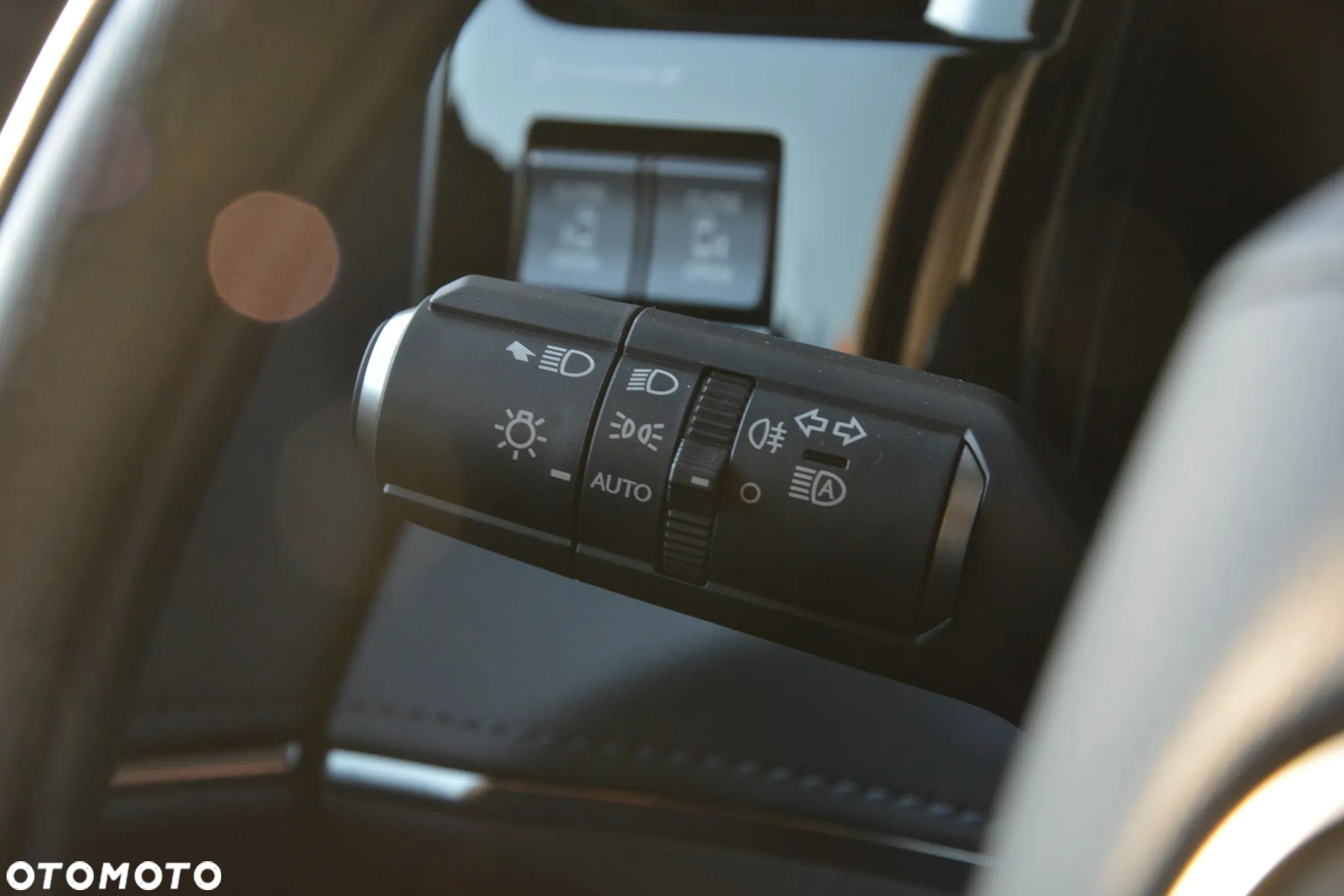 Lexus LM 350h Prestige - 22
