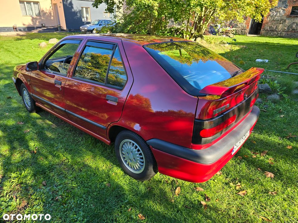 Renault 19 - 27