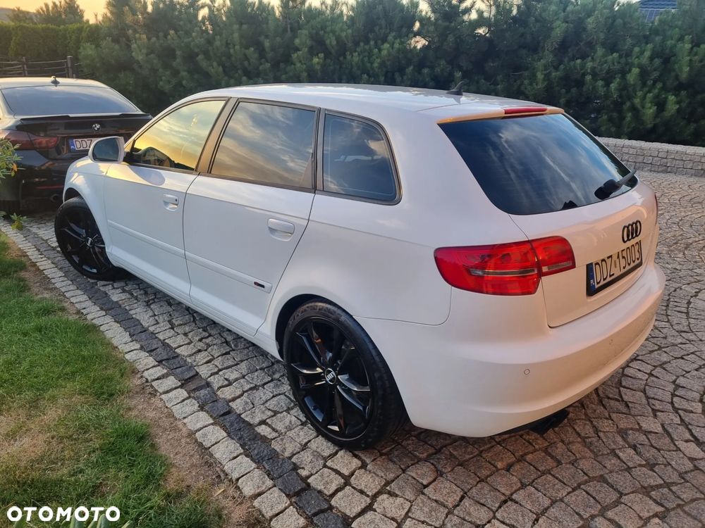 Audi A3 Sportback - 3
