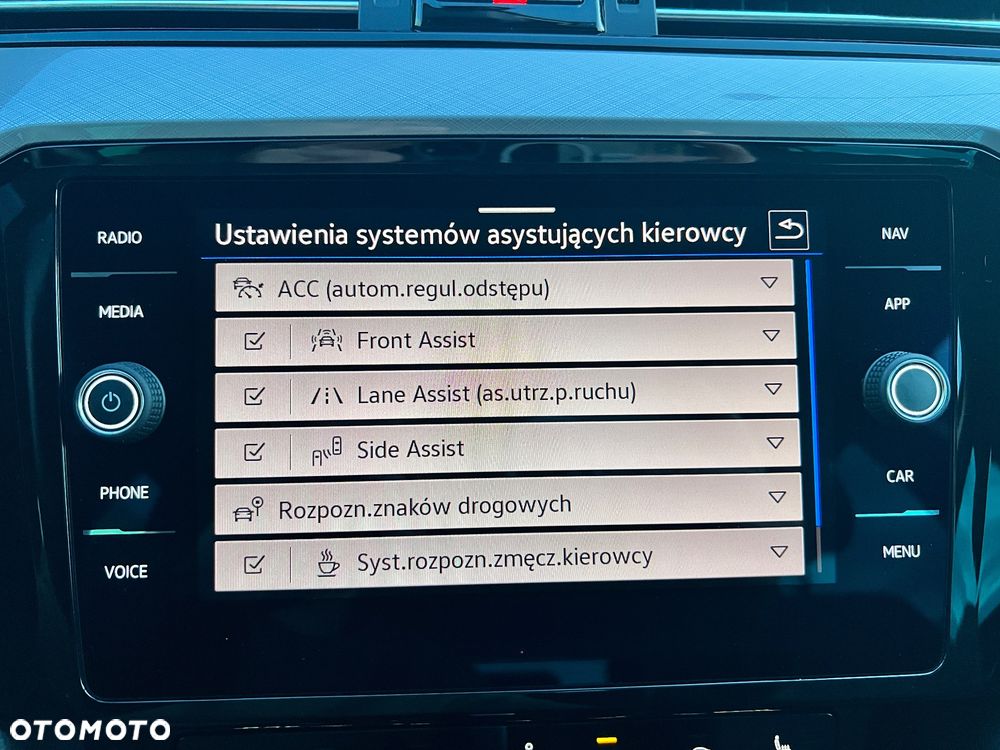 Volkswagen Passat 2.0 TSI Business DSG - 28
