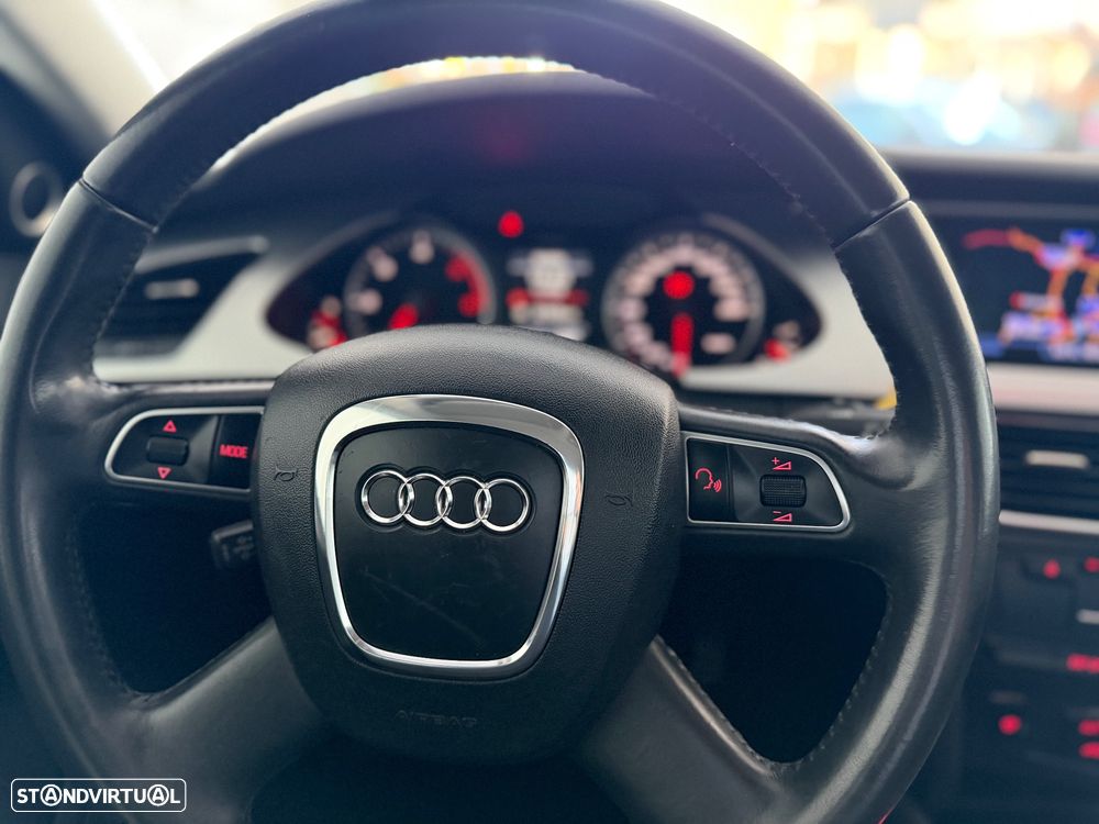 Audi A4 Avant 2.0 TDI Advance - 23