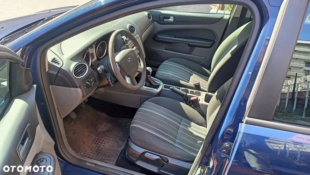 Ford Focus 1.6 16V Style - 9