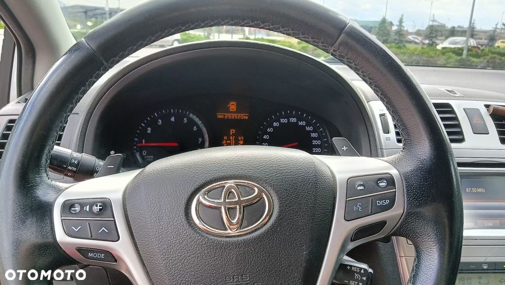 Toyota Avensis 2.0 Style MS - 27