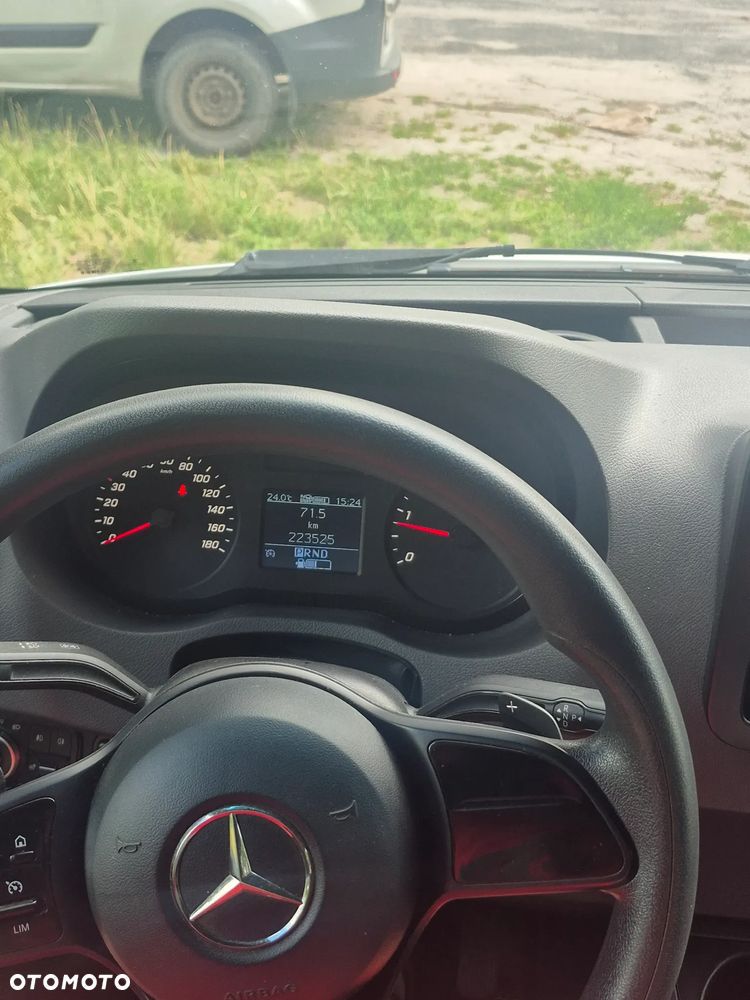 Mercedes-Benz Sprinter - 20
