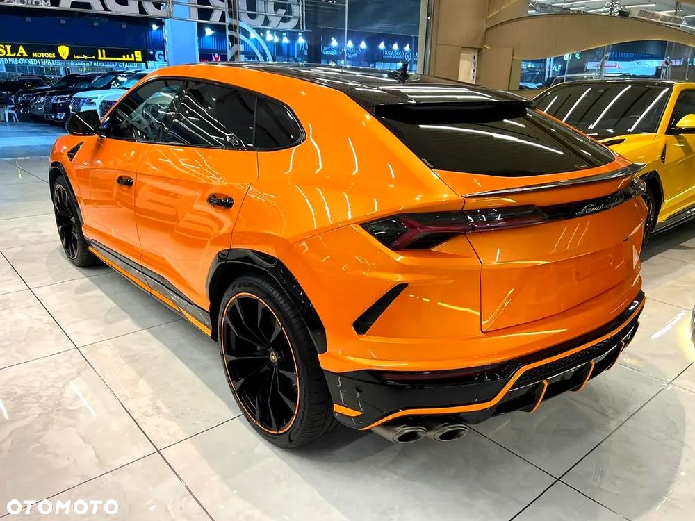 Lamborghini Urus - 4