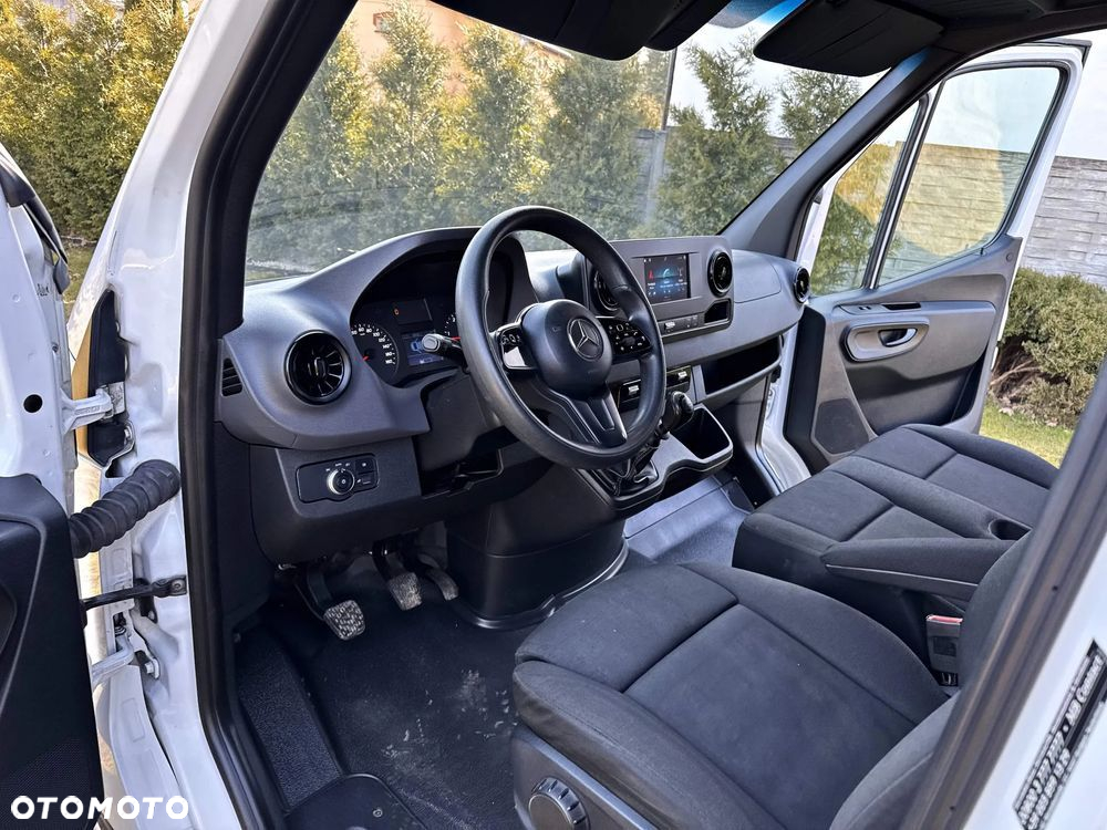 Mercedes-Benz Sprinter - 6