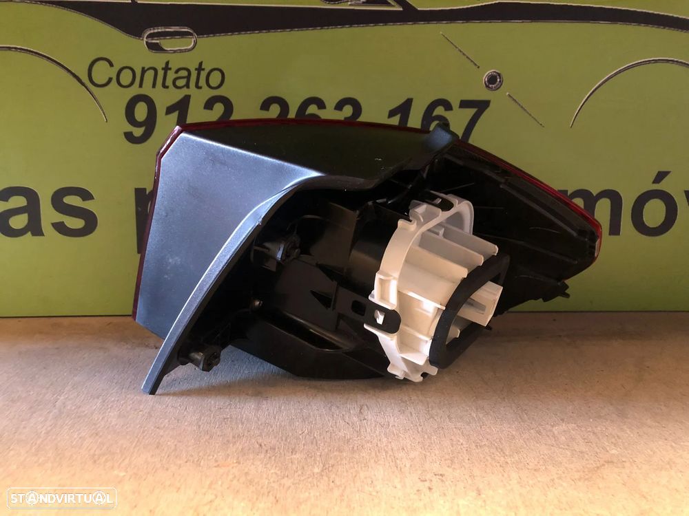 VW GOLF SPORTSVAN FAROLIM ESQ FT045 - 11