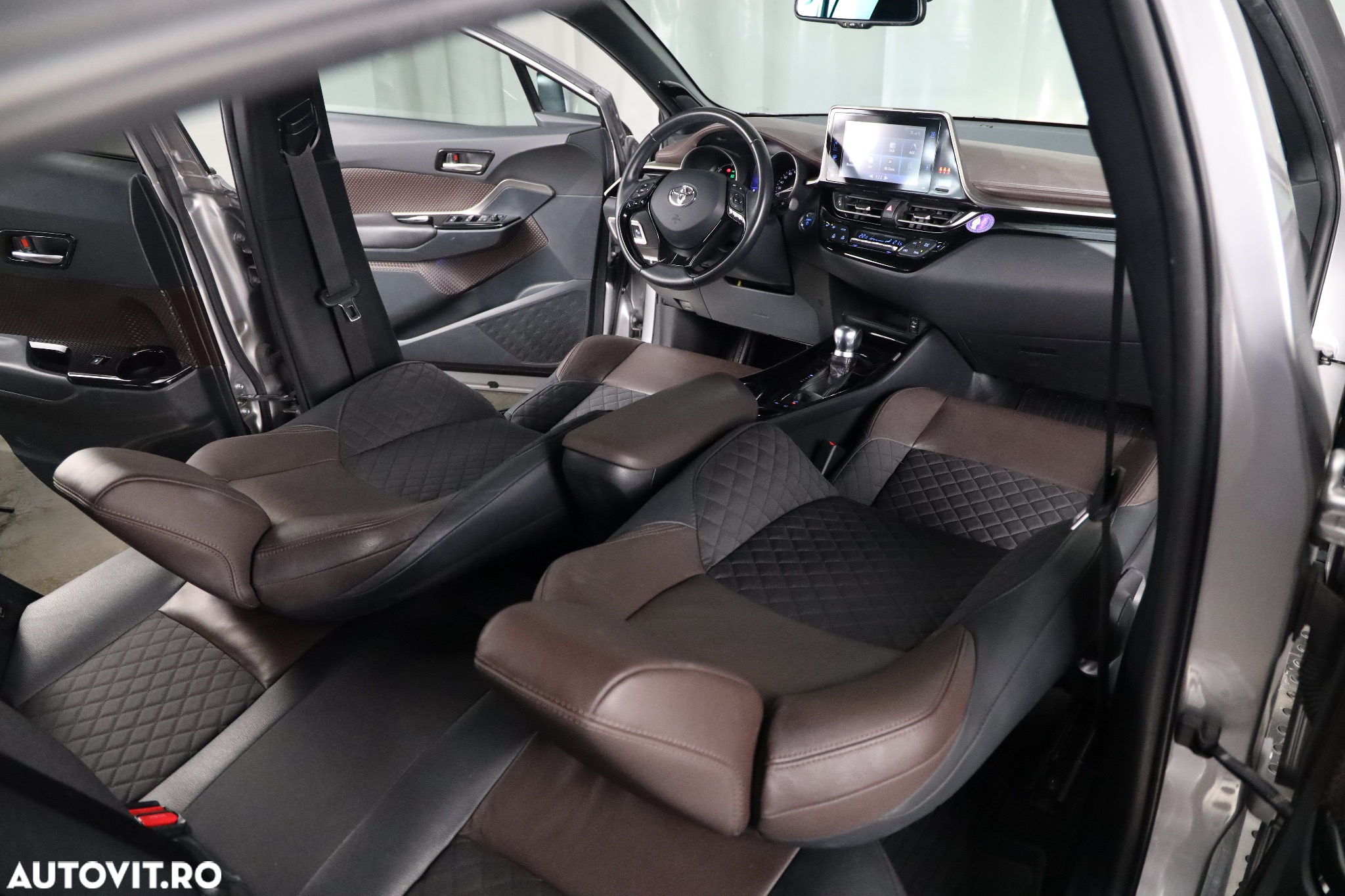 Toyota C-HR Hybrid Style - 20