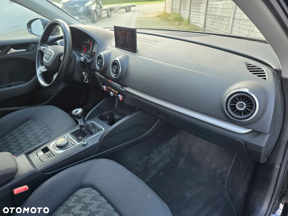 Audi A3 Sportback - 25