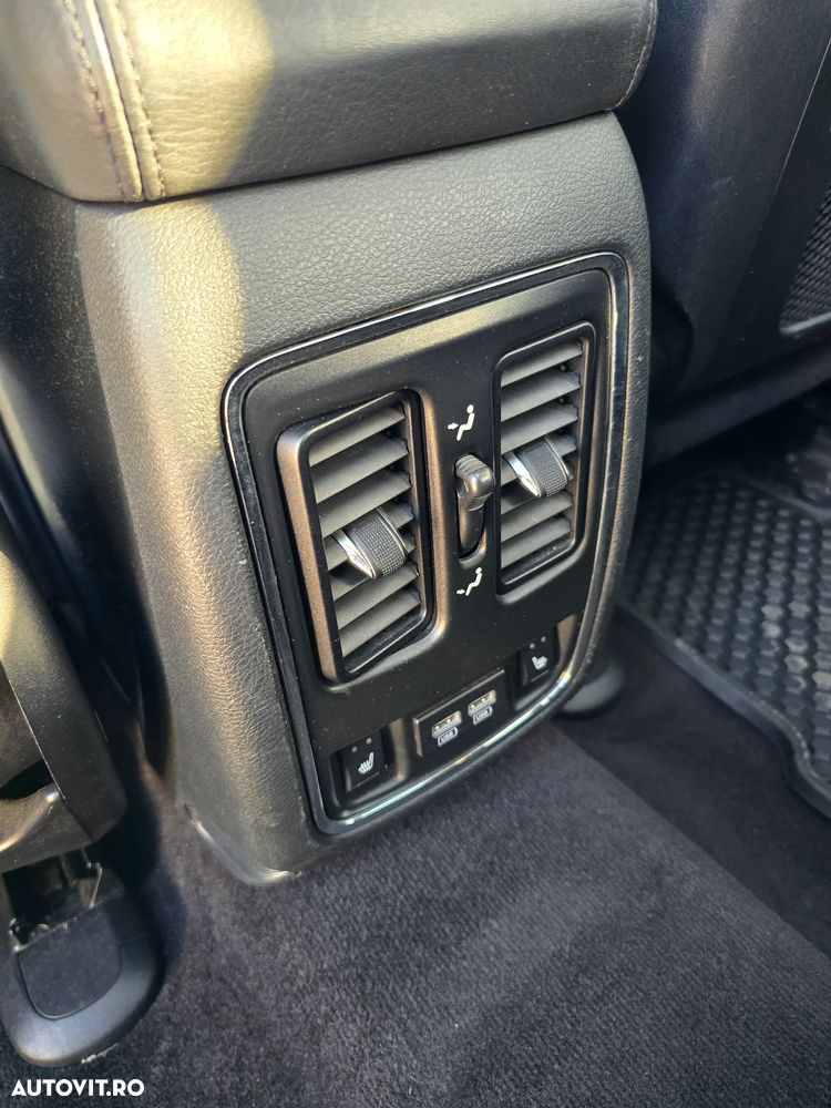Jeep Grand Cherokee - 11