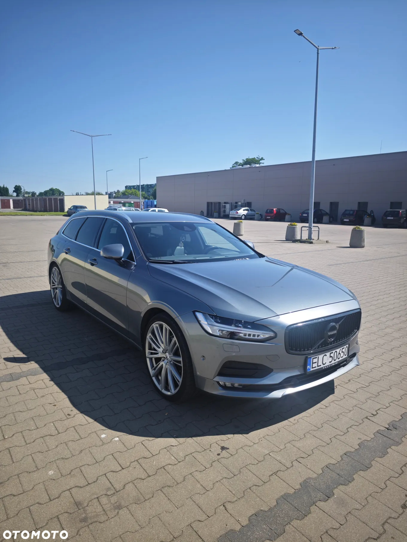 Volvo V90 D4 Momentum - 3