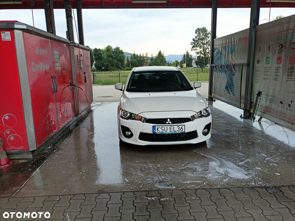 Mitsubishi Lancer 1.6 Invite - 1