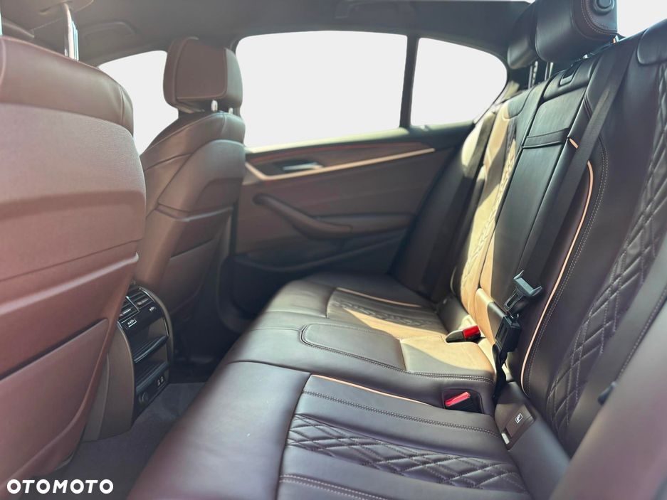 BMW Seria 5 530d xDrive mHEV sport - 21