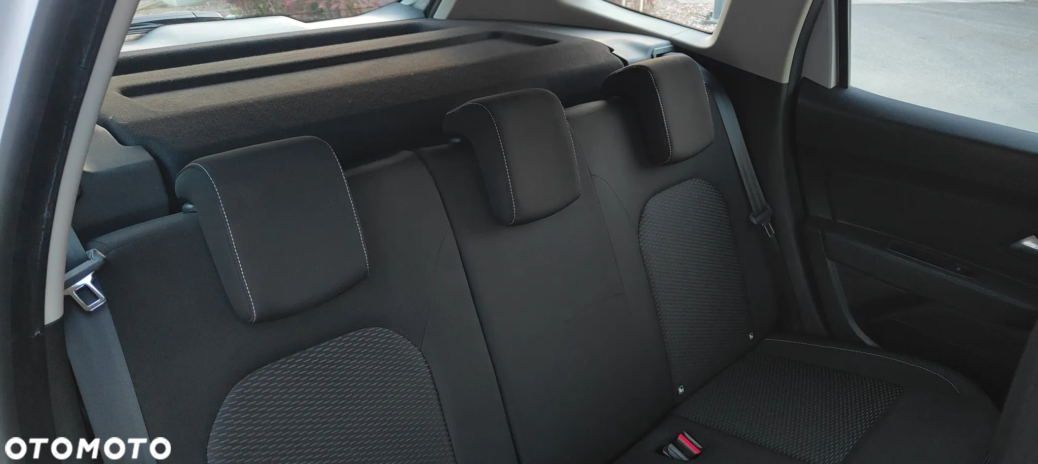Dacia Duster 1.6 SCe Essential - 22