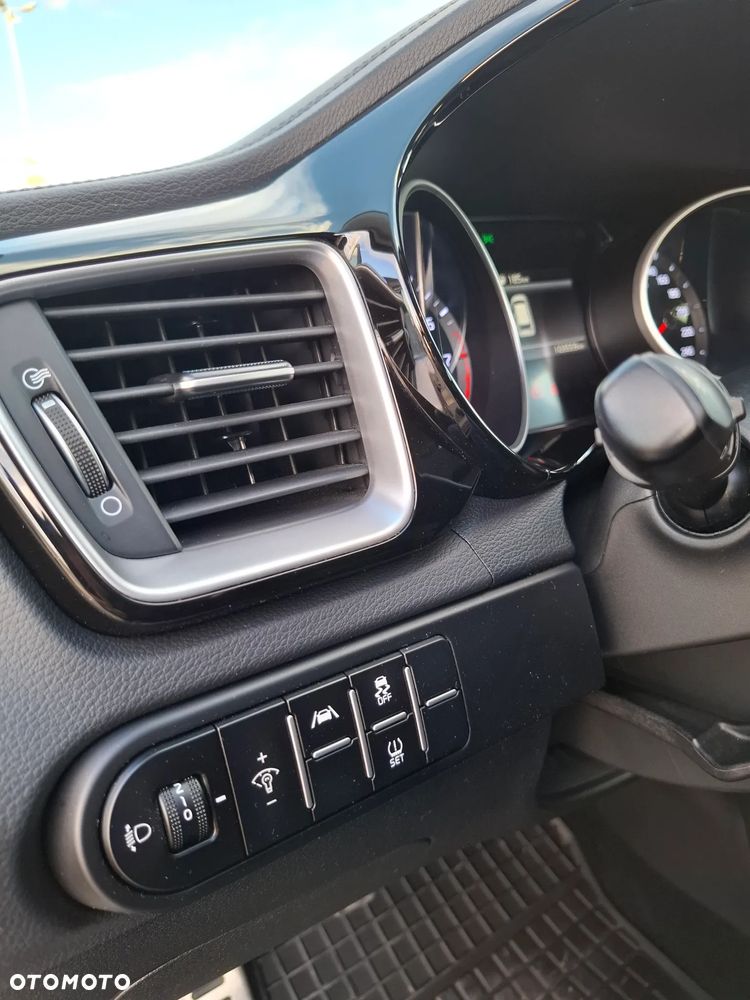 Kia Ceed 1.5 T-GDI Business Line Plus - 37
