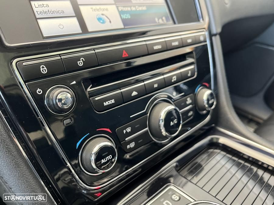 Jaguar XJ 3.0 D V6 Premium Luxury - 44