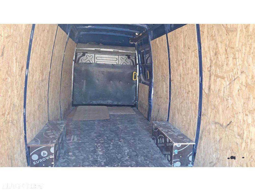 Iveco DAILY 35S18 L4H3 - 12