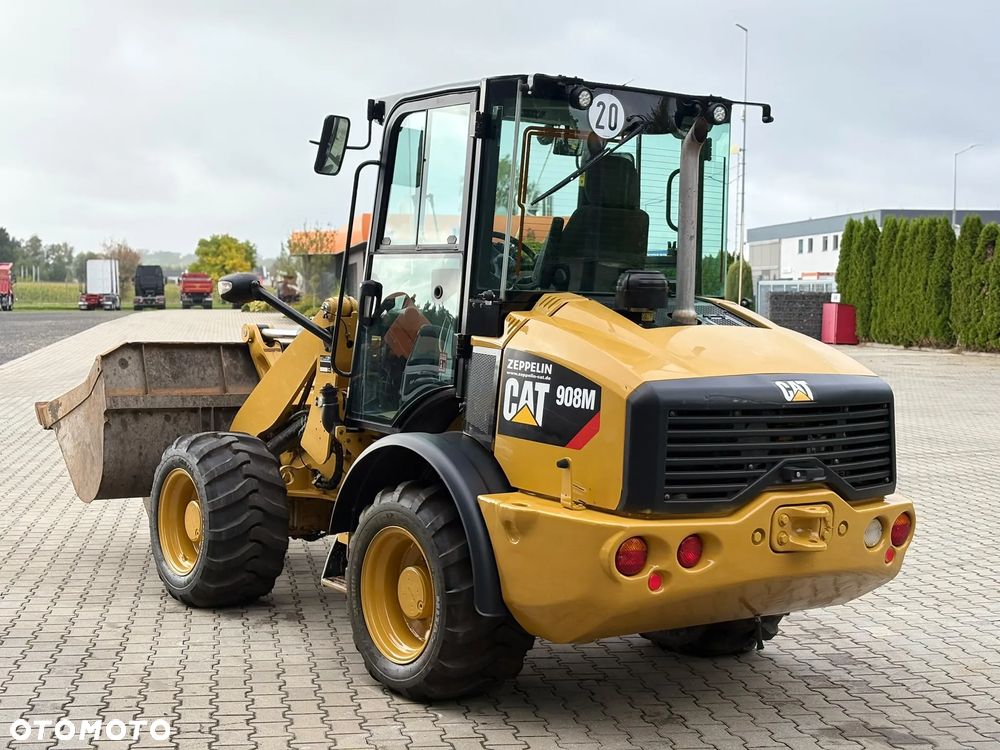 Caterpillar 908M - 8