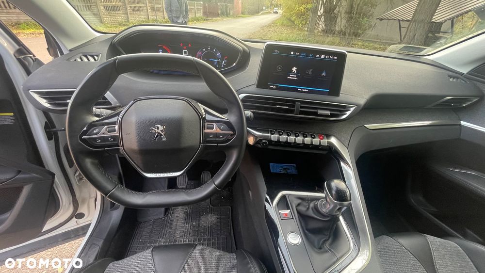 Peugeot 3008 1.2 PureTech Allure S&S - 11