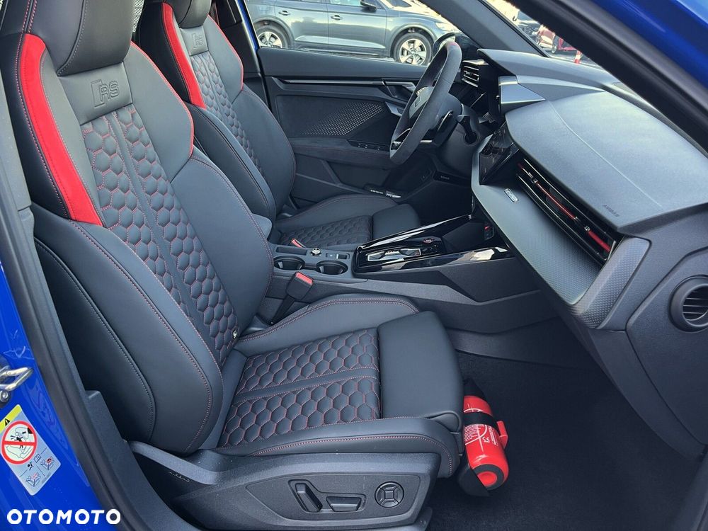 Audi RS3 Limousine - 23