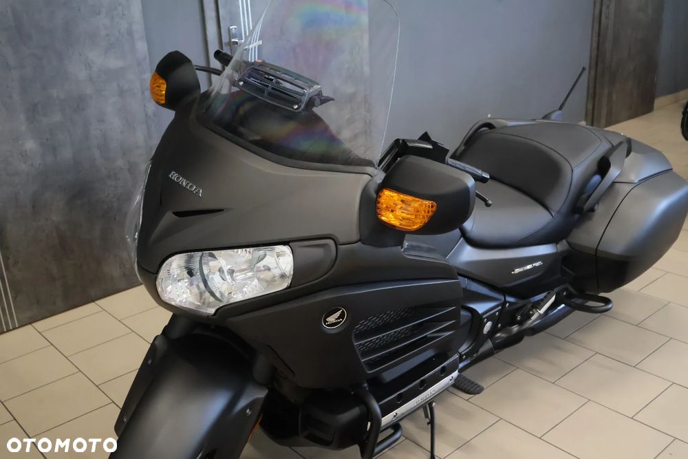 Honda GL - 12