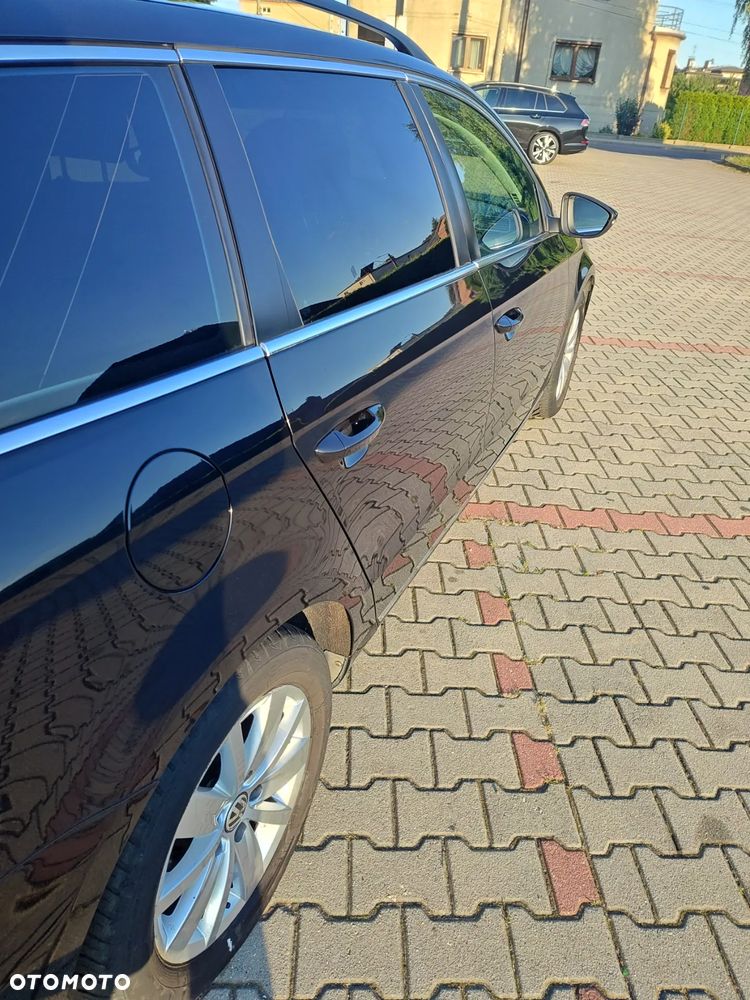 Volkswagen Passat 2.0 TDI Comfortline - 24