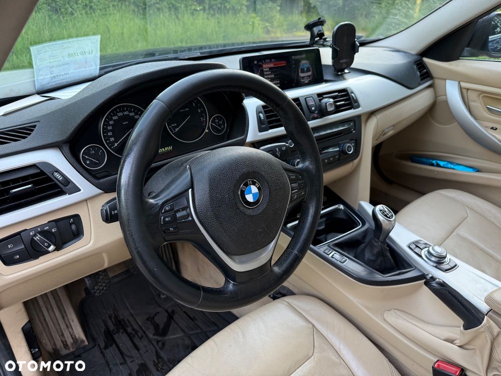 BMW Seria 3 320i Efficient Dynamics Luxury Line - 7