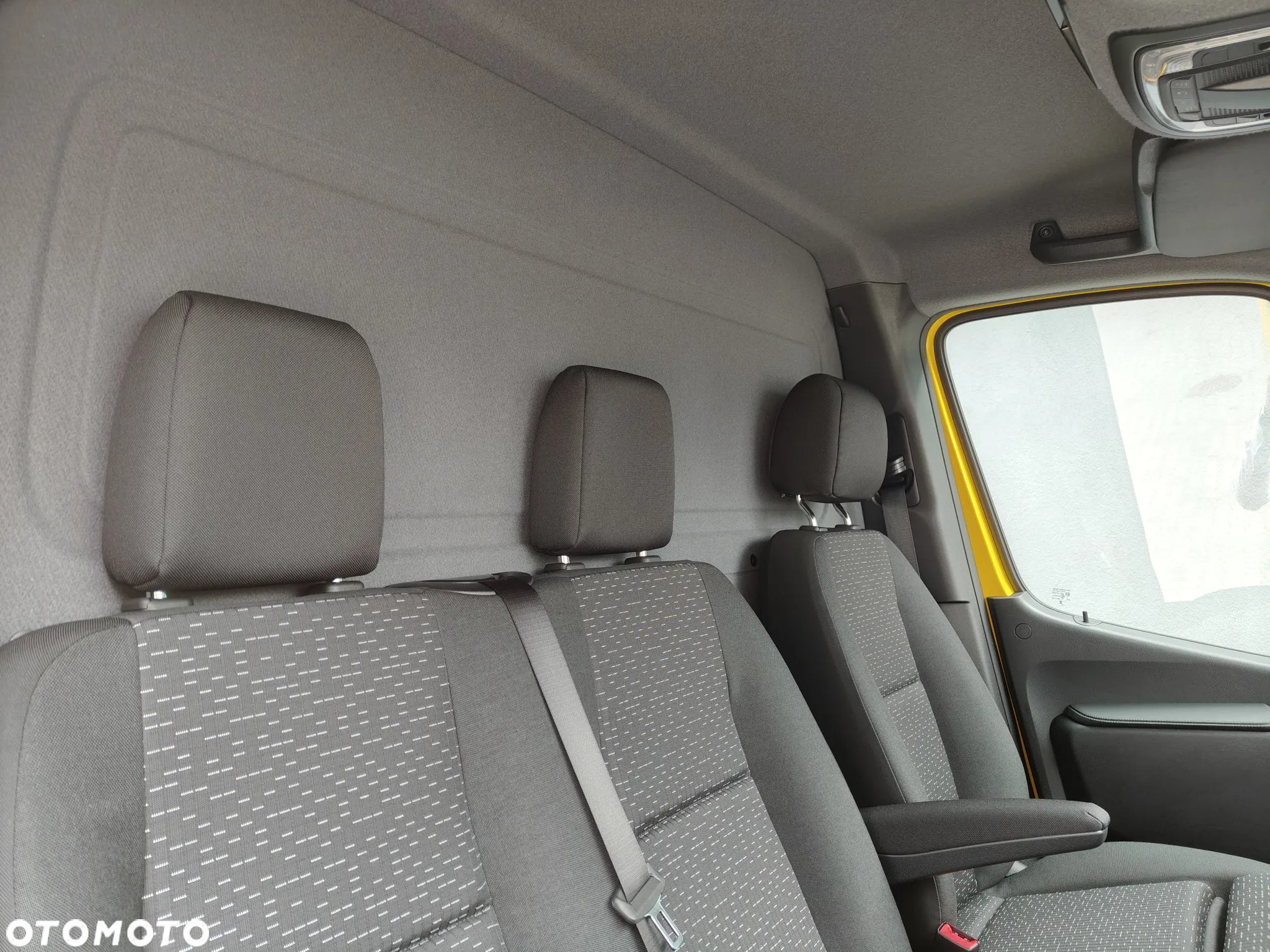 Mercedes-Benz Sprinter - 16