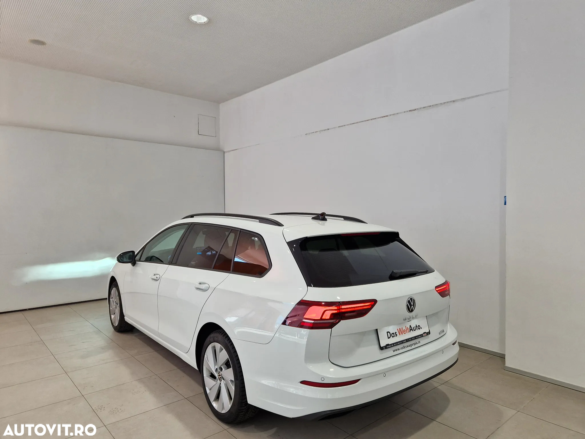 Volkswagen Golf 1.5 eTSI DSG MHEV Life - 3