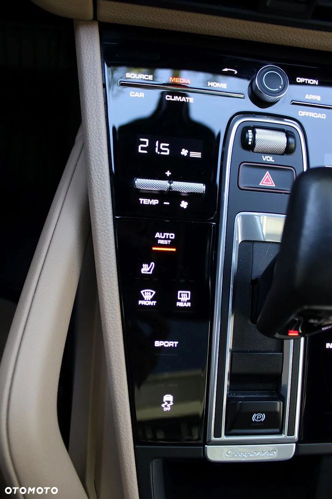 Porsche Cayenne Platinum Edition - 26