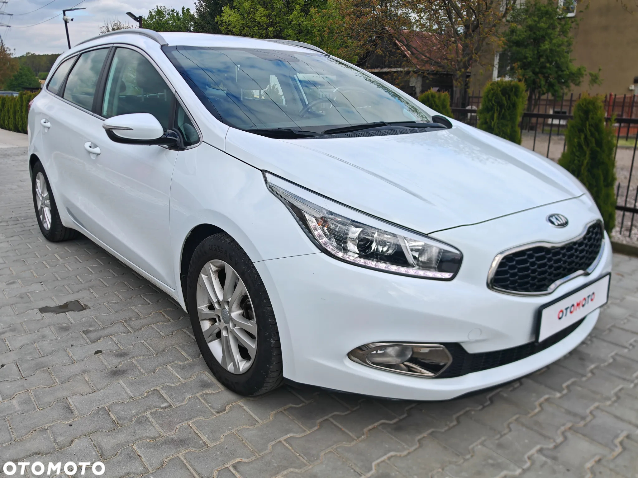 Kia Ceed 1.6 GDI SW Dream-Team Edition - 20