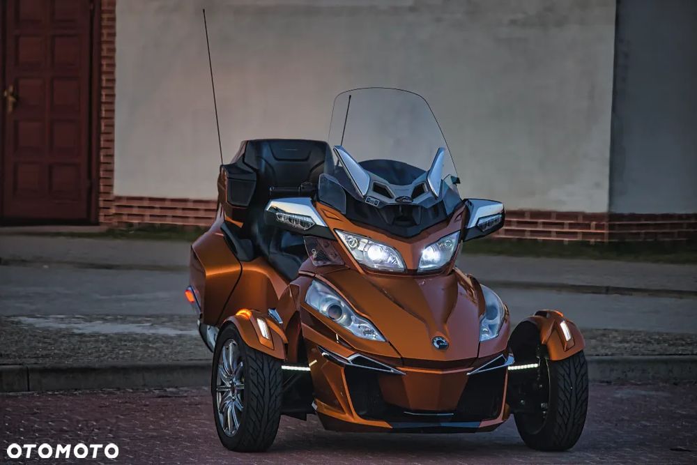 Can-Am Spyder - 17