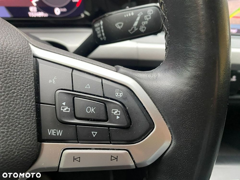 Volkswagen Golf 1.5 TSI Life - 24