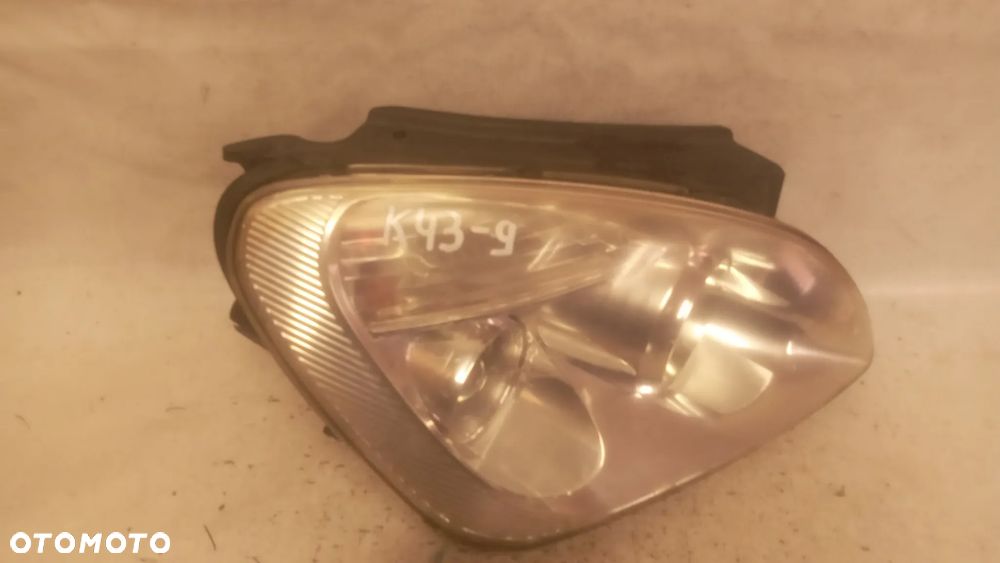 * LAMPA PRZEDNIA PRAWA PRZÓD PRAWO KIA CARENS III - 2