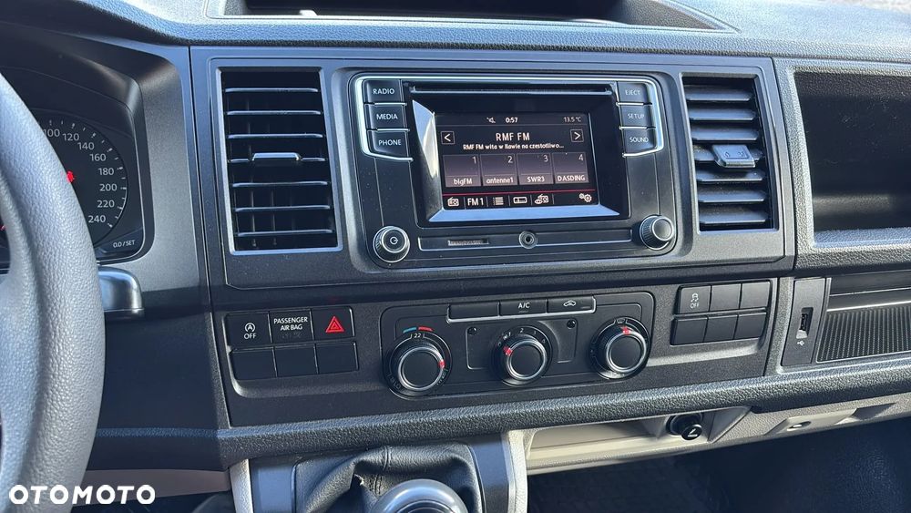 Volkswagen Transporter - 18