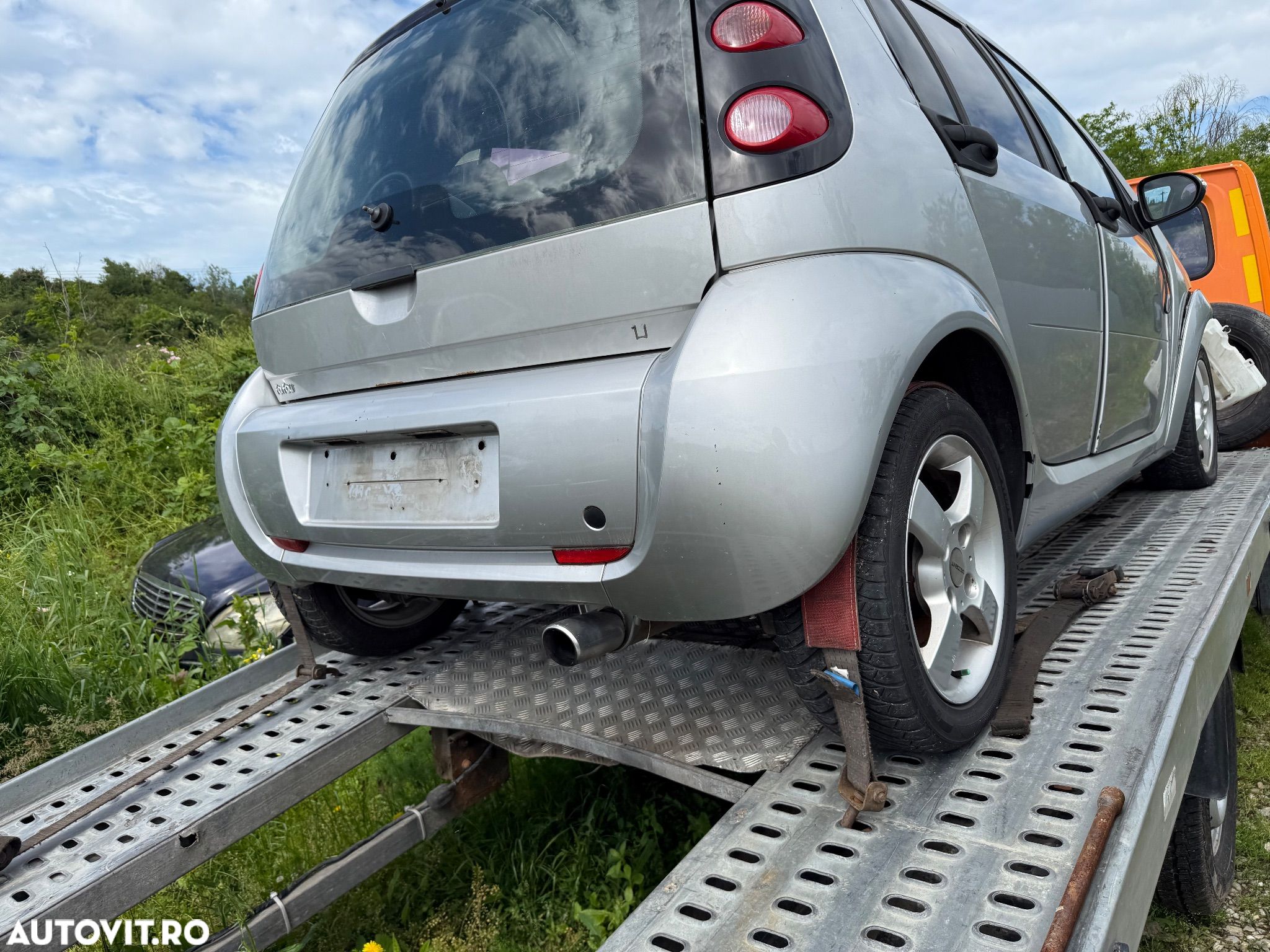 Dezmembrez dezmembrări smart Forfour 15 CDI automat 6 trepte om 639.939 motor - 1