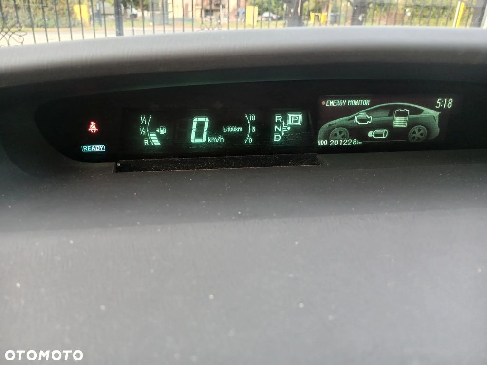 Toyota Prius 1.8 HSD Prestige - 17