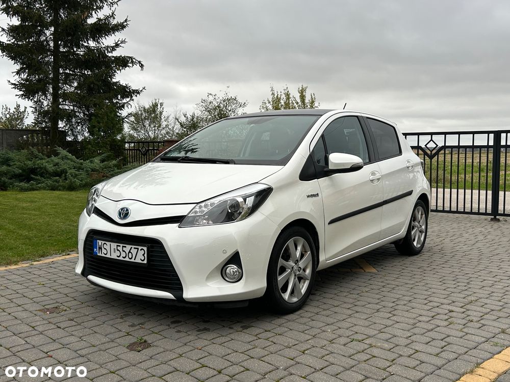 Toyota Yaris Hybrid 100 Sol - 2