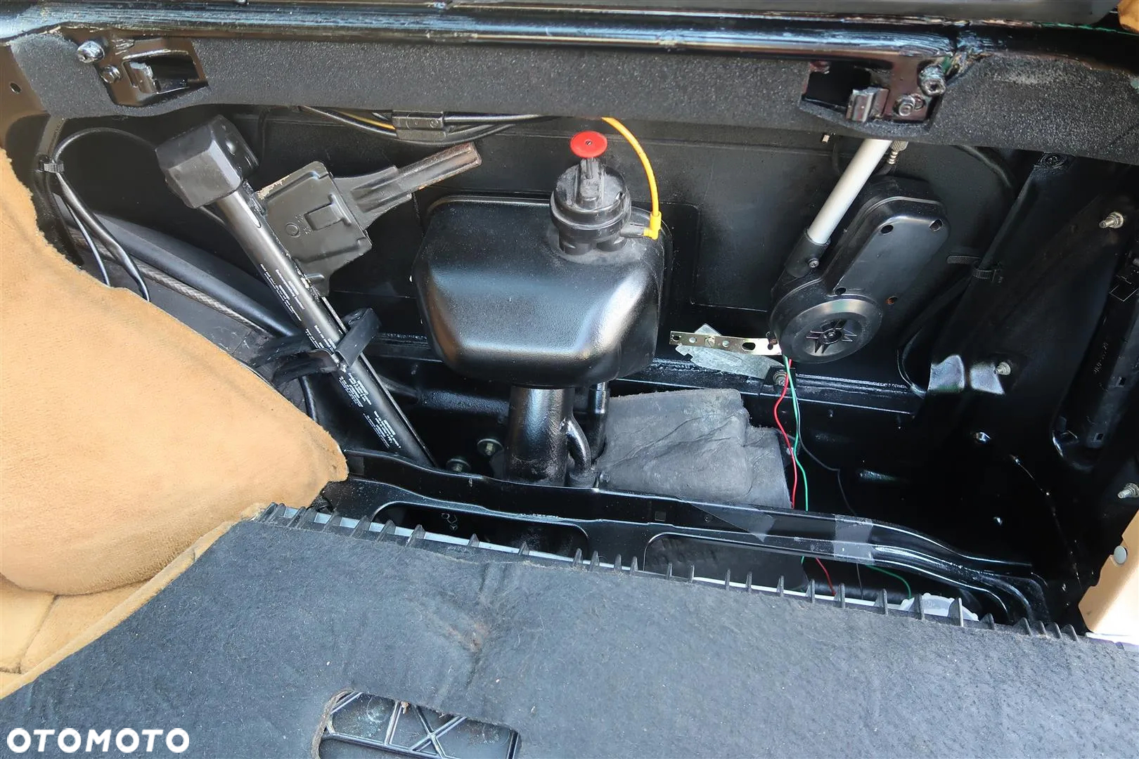 Mercedes-Benz W124 (1984-1993) - 32